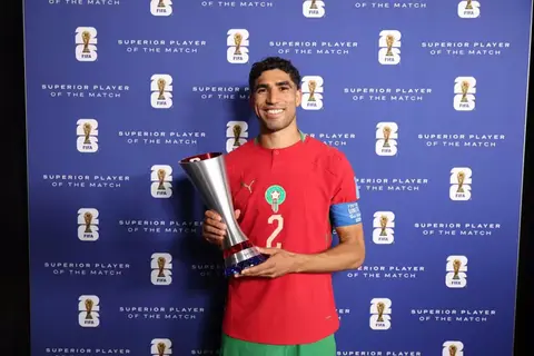سجل وصنع.. أشرف حكيمي يحصد جائزة أفضل لاعب في مباراة المغرب وهايتي